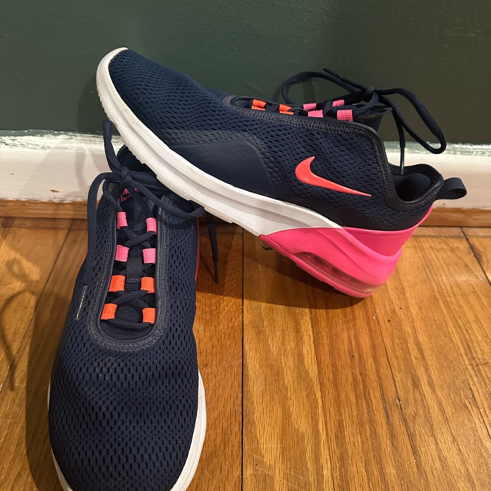 Nike Women's Navy and Pink Athletic Shoes